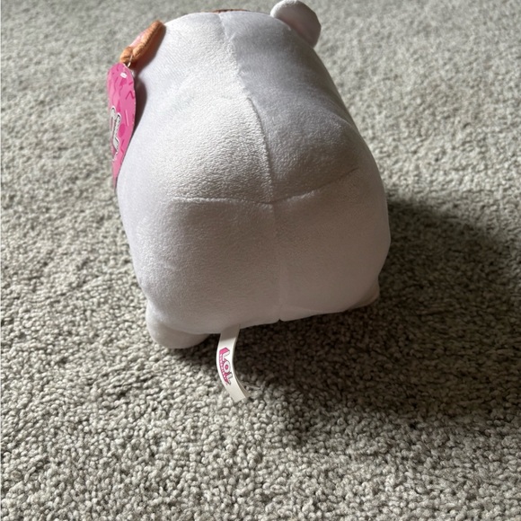 L.O.L. Surprise! Plush Hamster Toy in White and Tan - Picture 3 of 5